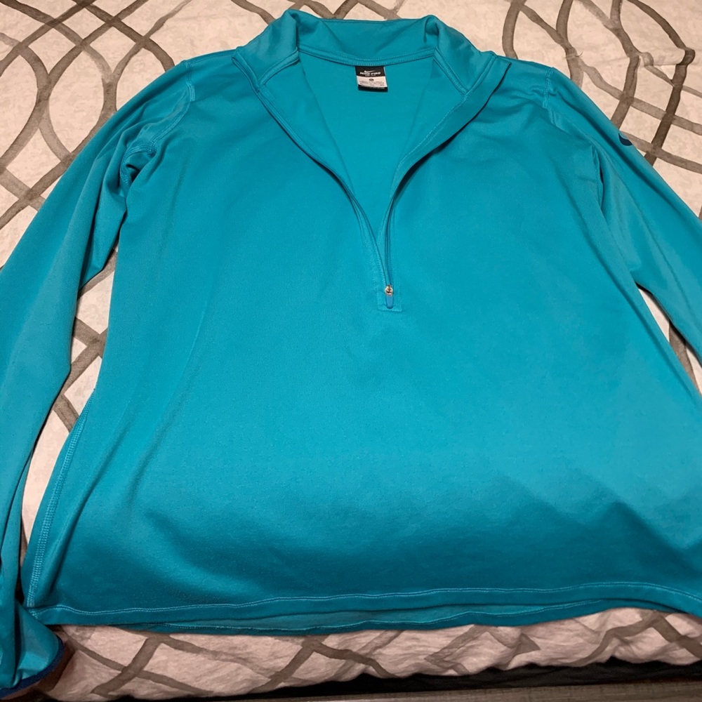 Nike dry fit activeong sleeve sz XL